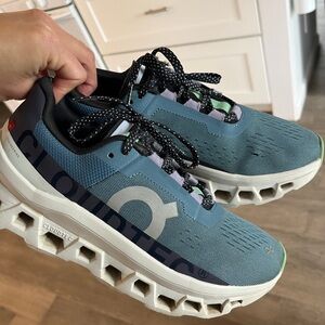 On Cloud Monster running shoes